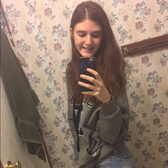 Profile Picture of Regan Moore (@reganmoore7) on Poshmark