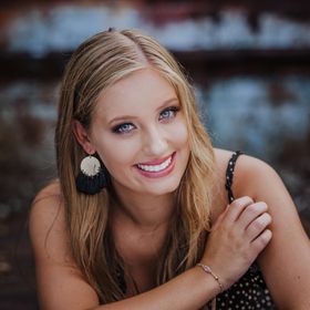 Profile Picture of Danielle Ahlstrom (@deahlstrom) on Pinterest