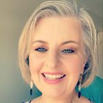 Profile Picture of Robyn Freeman (@bibbitybobbin) on Instagram