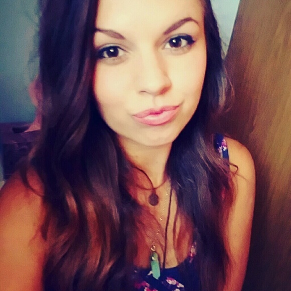 Profile Picture of Brandais Becvar (@brandaiskay) on Poshmark