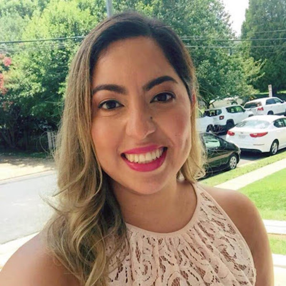 Profile Picture of Lily Monroy (@lily_mcy) on Poshmark