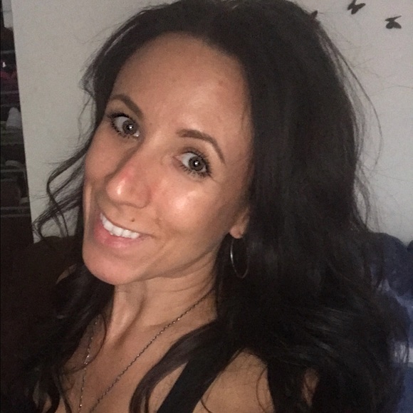 Profile Picture of Danielle Denisco (@dannybop) on Poshmark