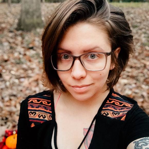 Profile Picture of Miranda Fischer (@miranda_fischer) on Poshmark