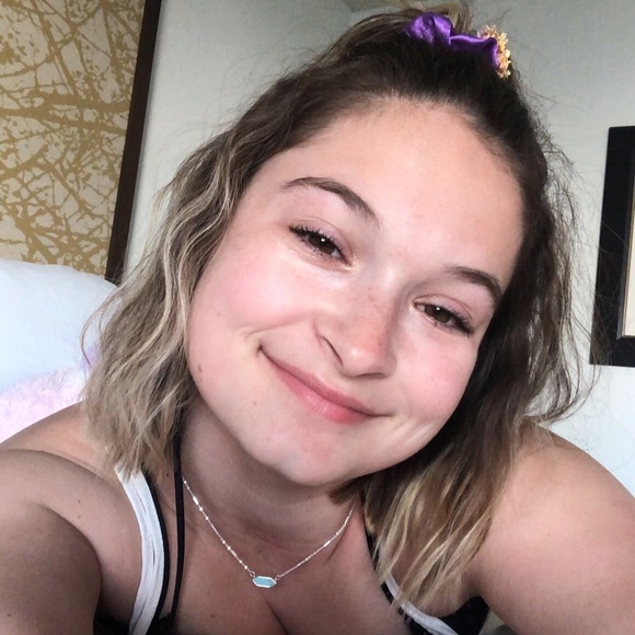 Profile Picture of Hope Nordman (@hopenordman) on Poshmark
