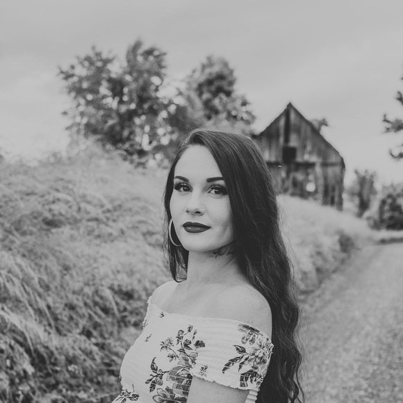 Profile Picture of Raquel Serdy (@raquelann__) on Poshmark