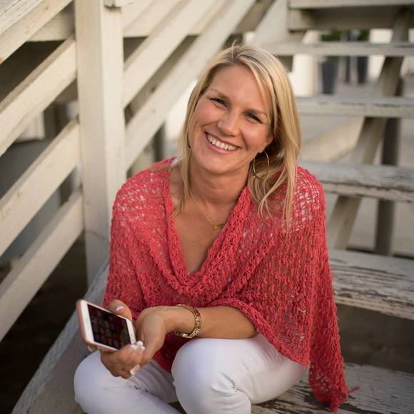 Profile Picture of Jenna Canfield (@sirijenna) on Poshmark