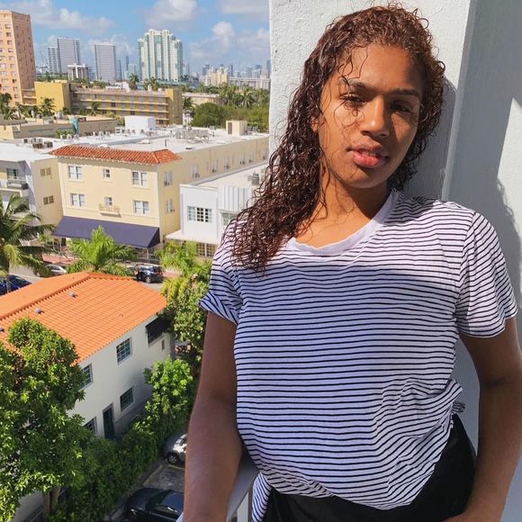 Profile Picture of Elizabeth Ramsamooj (@elizabethh00_) on Poshmark
