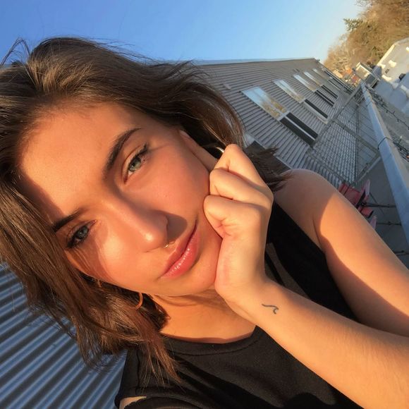 Profile Picture of Emma Reginelli (@ereggie) on Poshmark