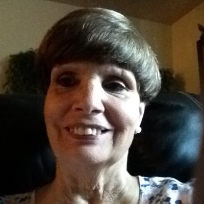 Profile Picture of Nikki Williams (@minicrafter) on Twitter