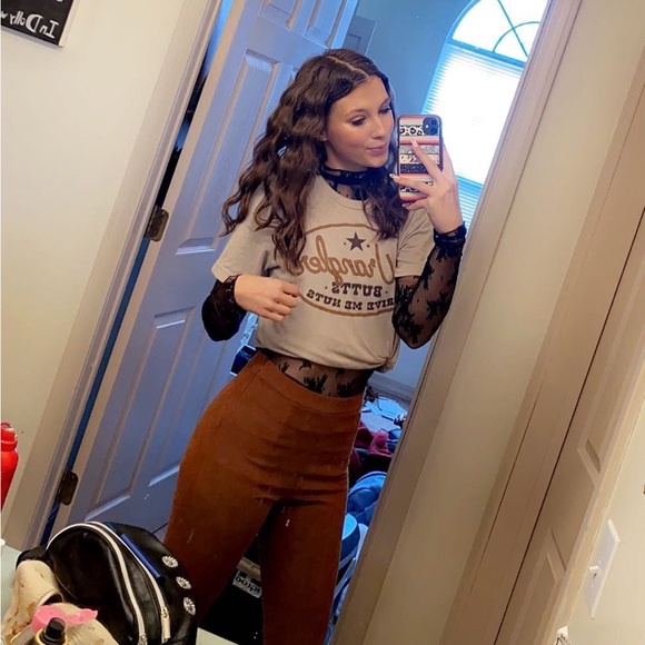 Profile Picture of Hailey Mitchell (@haileymitche874) on Poshmark
