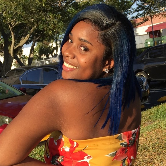 Profile Picture of Anya Mathis (@hisnewlady) on Poshmark