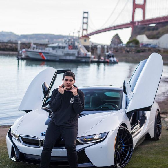 Sean Ghafouri - Poshmark Profile Picture of Sean Ghafouri (@seansterific) on Poshmark