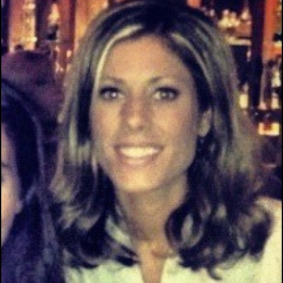 Profile Picture of Alicia Marcoline (@alimarco4212) on Poshmark