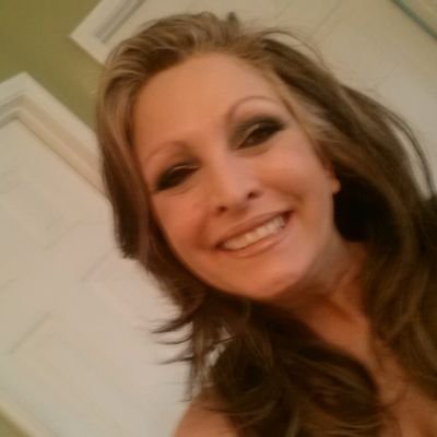 Profile Picture of Nancy Peeples (@LitLSister) on Twitter