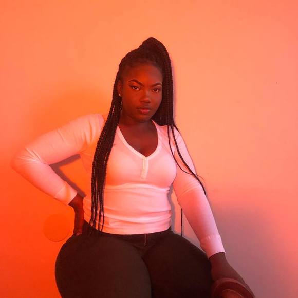 Profile Picture of Baaba Eshun (@baaba_eshun) on Poshmark