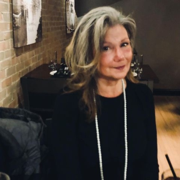 Profile Picture of Nancy Diffenbacher (@ndiffenbacher) on Poshmark