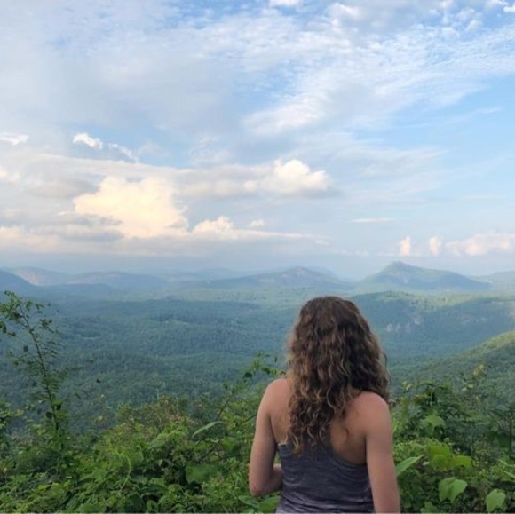 Madison Radulescu - Poshmark Profile Picture of Madison Radulescu (@madisonrad19) on Poshmark