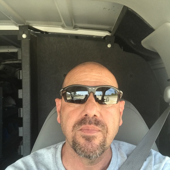 Profile Picture of Yaron Aharoni (@yarona) on Poshmark