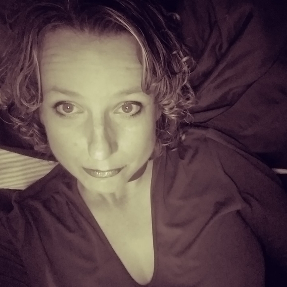 Profile Picture of Crystal Sneed (@crystinalsneed) on Poshmark