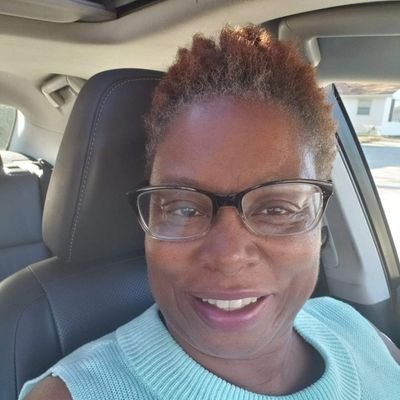 Profile Picture of DrRoz (@rosalindfields) on Twitter