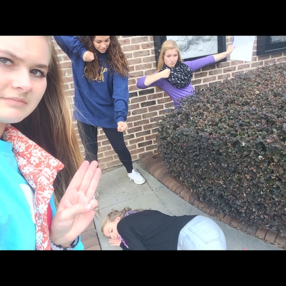 Profile Picture of Stevee Kirkland (@steveekirkland) on Poshmark