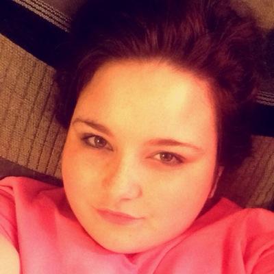 Profile Picture of Christa Buchanan (@christacake) on Twitter
