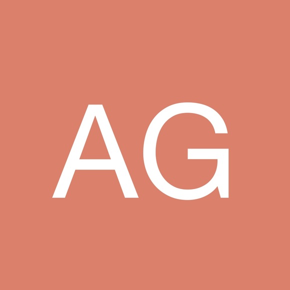 Profile Picture of Angela Ghiozzi (@nyu1982grad) on Poshmark