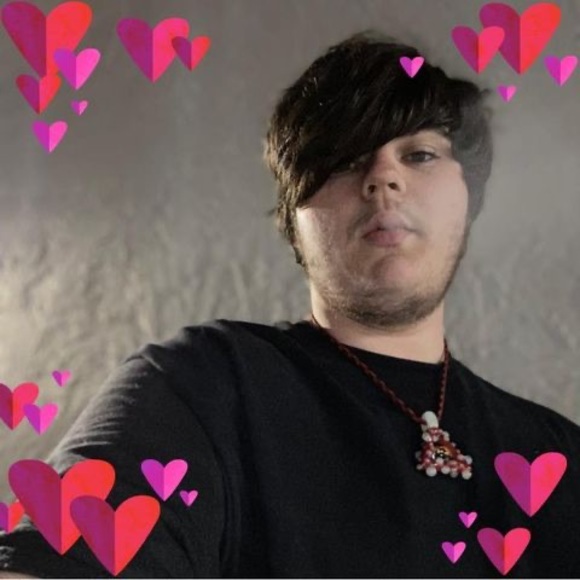 Profile Picture of Robert Gable (@robertgable_y2k) on Poshmark