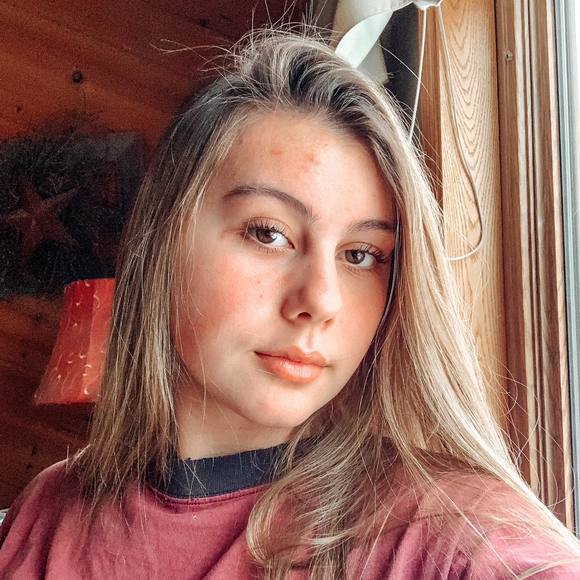 Profile Picture of Claudia Muller (@claudia_muller) on Poshmark