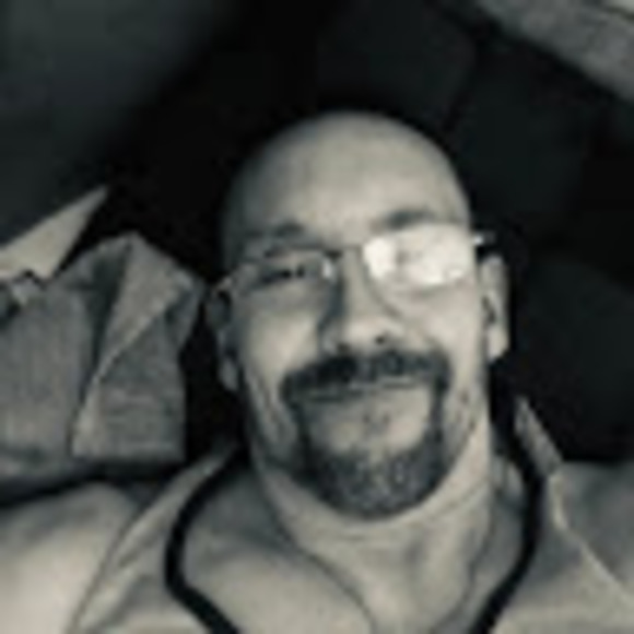 Profile Picture of Joran D (@joran_d) on Poshmark