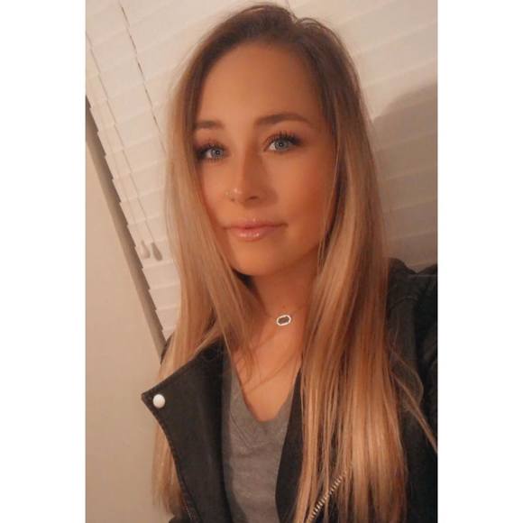 Profile Picture of Danyelle Dieckman (@danyellekay) on Poshmark