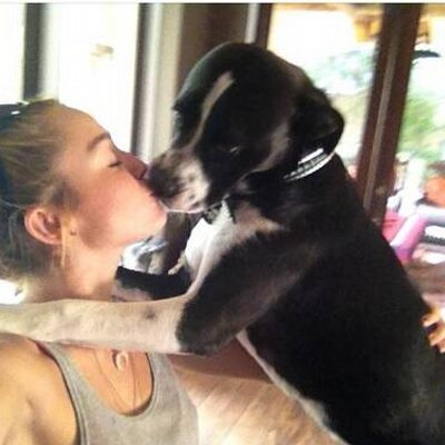 Profile Picture of Mary Jane Cyrus (@Mary_JaneCyrus) on Twitter