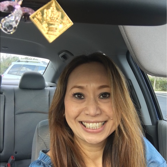 Profile Picture of Linda Usamanont (@3loveone) on Poshmark