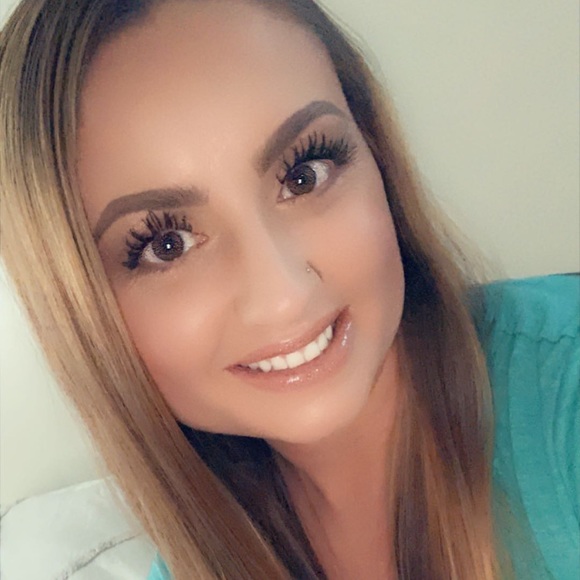 Profile Picture of Kiera Enderby (@kiera_enderby) on Poshmark