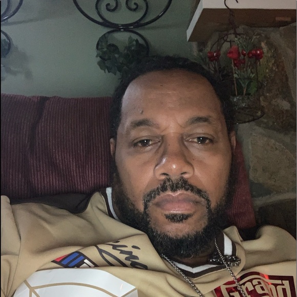 Profile Picture of Darryl Cathey (@darrylcathey) on Poshmark