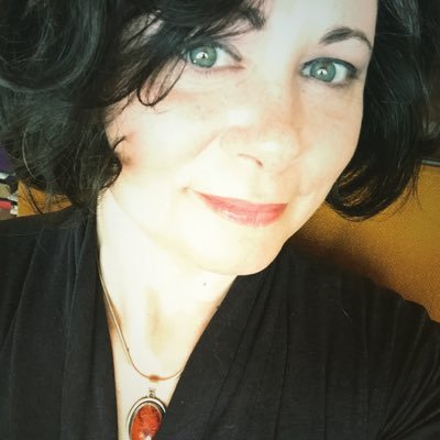 Profile Picture of Ami McKay (@SideshowAmi) on Twitter