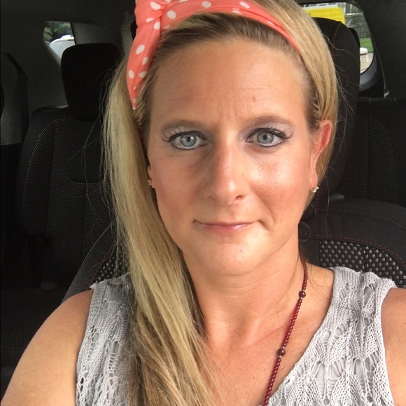 Profile Picture of Kim Moorman (@kimmoorman) on Poshmark