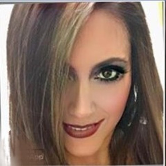 Profile Picture of Karen Yalowitz (@contessa65) on Poshmark