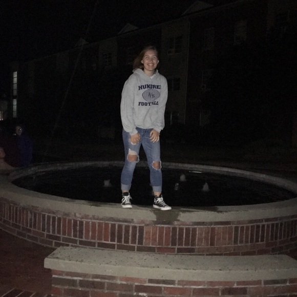 Profile Picture of Tori Cannon (@torijc) on Poshmark