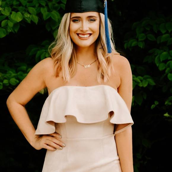 Profile Picture of Morgan Claypool (@morganclaypool2) on Poshmark