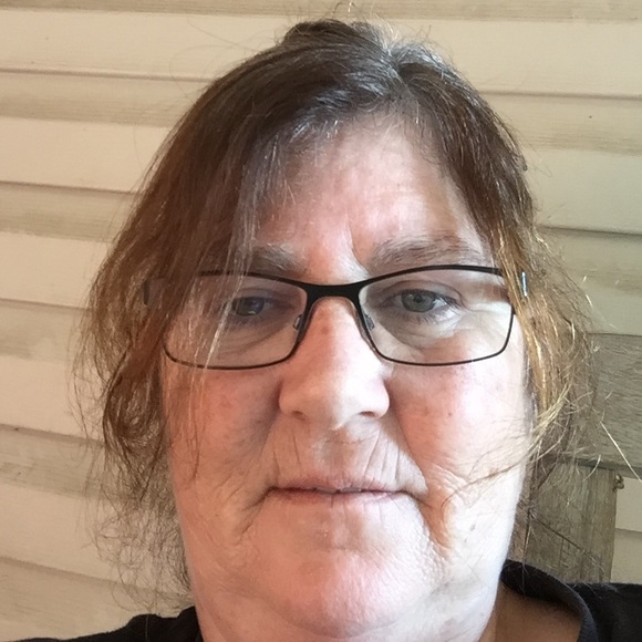 Profile Picture of Vicky Thomas (@vthomas64) on Poshmark