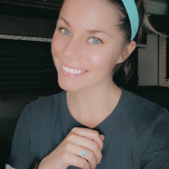 Profile Picture of Michelle Toczek (@toczek09) on Poshmark
