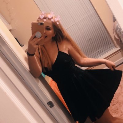 Profile Picture of Olivia Hinton (@xoliviahintonx) on Twitter