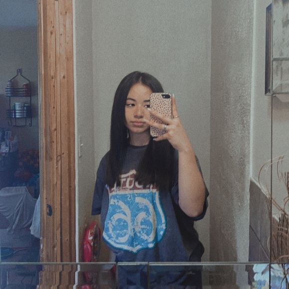 Profile Picture of Nayeli Garcia (@nayeligarcia374) on Poshmark