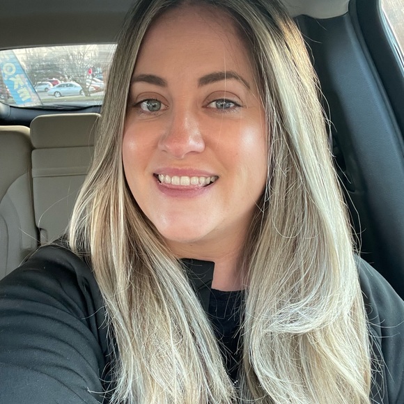 Profile Picture of Meghan Passineau (@mpassineau) on Poshmark