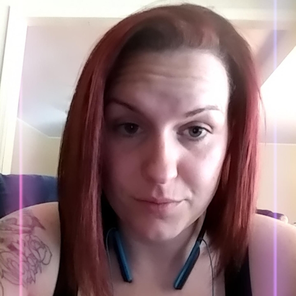 Profile Picture of Allison Hendricks (@ahendricks86) on Poshmark