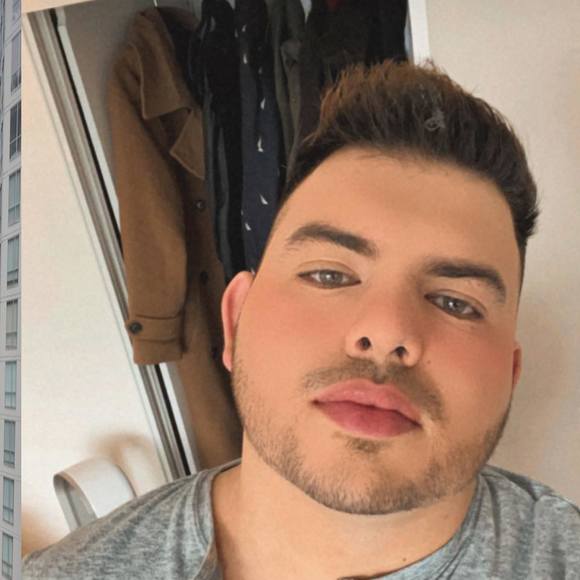 Profile Picture of Roberto Salvatore (@robertosalvator) on Poshmark