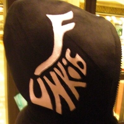 Silvia Lin - Twitter Profile Picture of Silvia Lin (@silvia17895) on Twitter