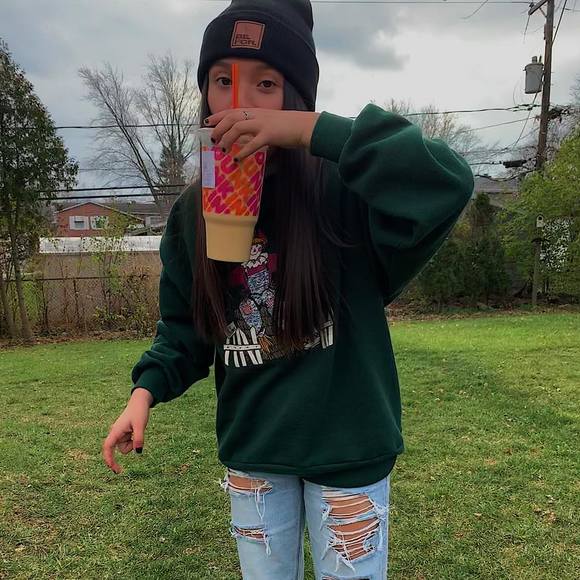 Profile Picture of Alexis Casio (@alexis_casio) on Poshmark