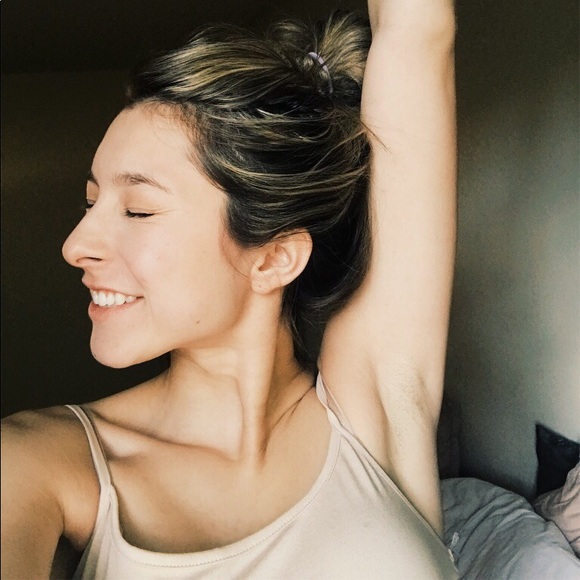 Profile Picture of Royallea Saraceni (@royallea) on Poshmark